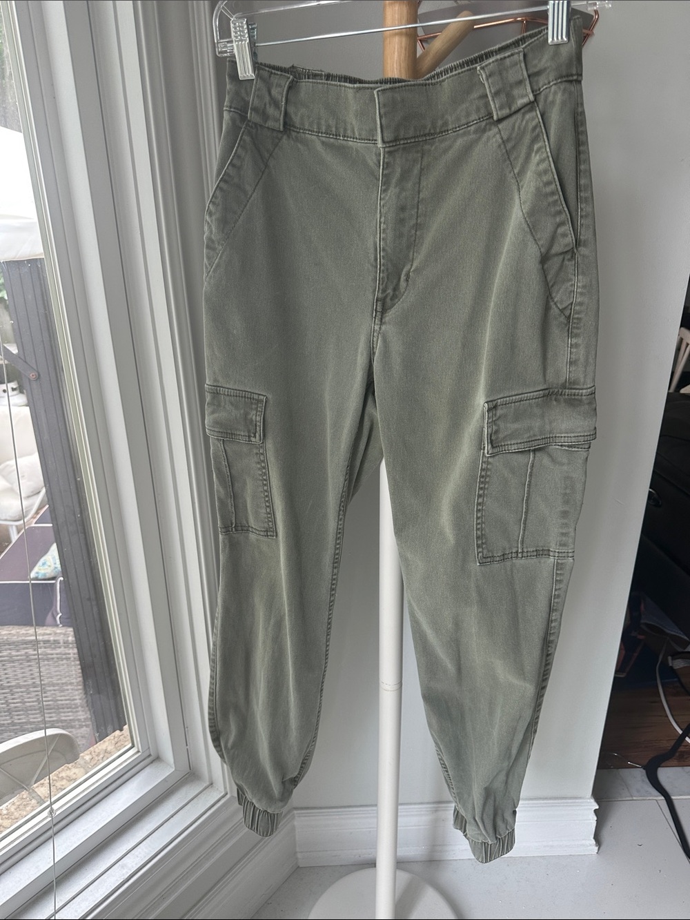 HOLLISTER Women’s High-Rise Olive Army Green Cargo Jogger Pants Size Small